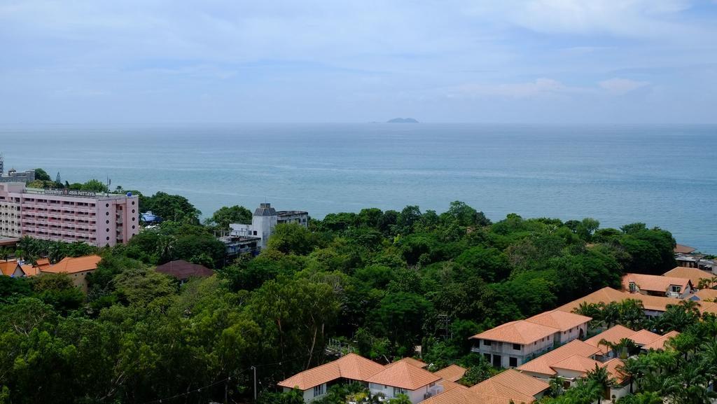 Peak Tower In Phatumnak Pattaya Exterior photo